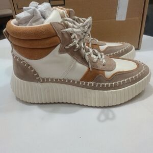 Dolce Vita Cream and Tan Ribbed Sole